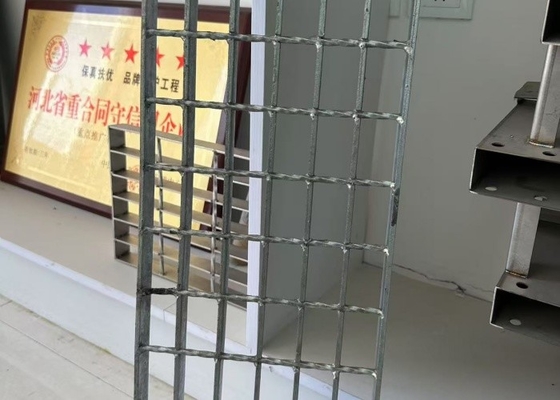 Rectangular Stainless Steel Walkway Grating Ultimate Solution For Industrial
