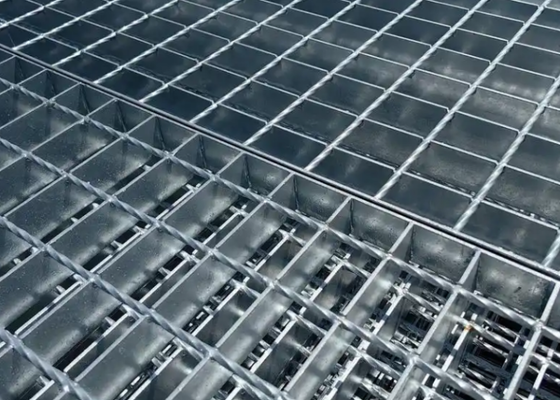 Galvanized Weld Structure Steel Walkway Grating for Chemical Plant Platform