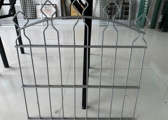 이중 루프 와이어 울타리 50x200mm 메시 무료 샘플 정원 고속도로 스포츠를 위한 사용자 지정 게시물