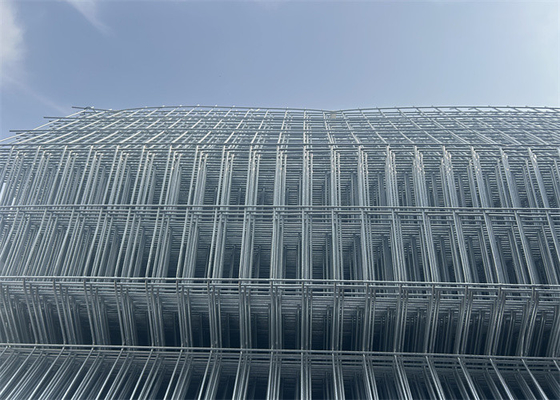 커스터마이징 가능한 삼각형 용접 철망 울타리 50 * 150mm Mesh 구멍