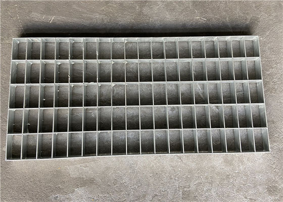 Iso9001 뜨거운 담궈진 직류 전기를 통한 32*5mm 강철 보도 격자판