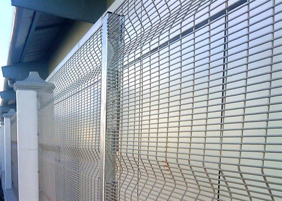 60x60mm 358 메쉬 펜스 고온 침지는 공항 보안을 위한 / 강대국들 코티드 와이어를 활성화했습니다